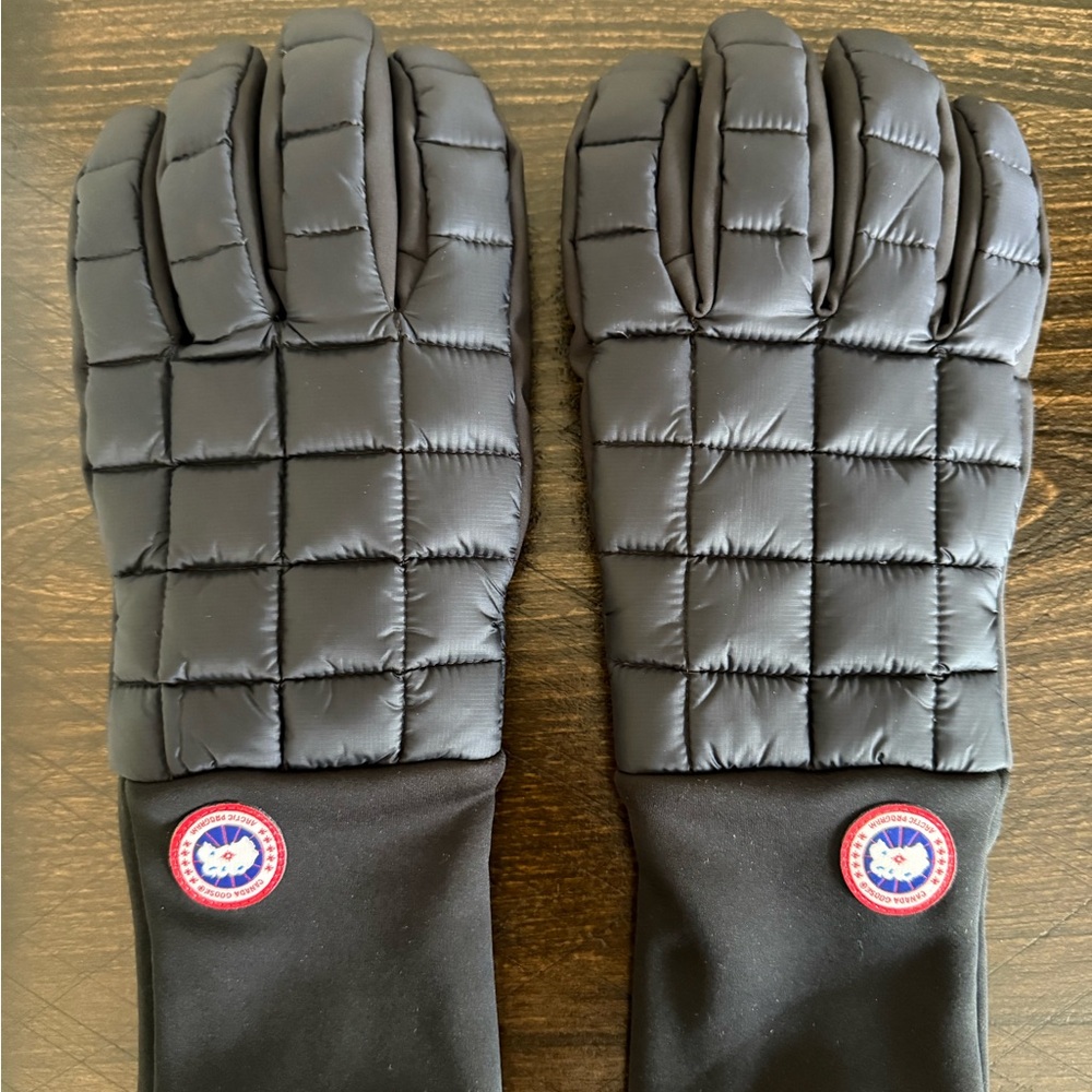 Canada Goose Dark Quilted Gloves